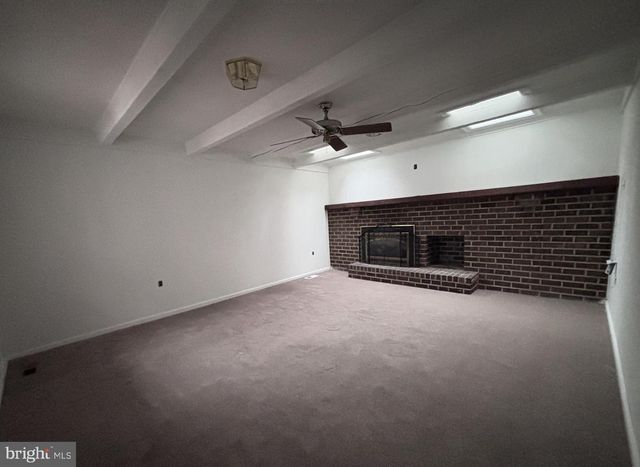 1 PINE CT, Blackwood, NJ 08012