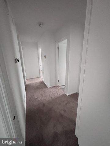 1 PINE CT, Blackwood, NJ 08012