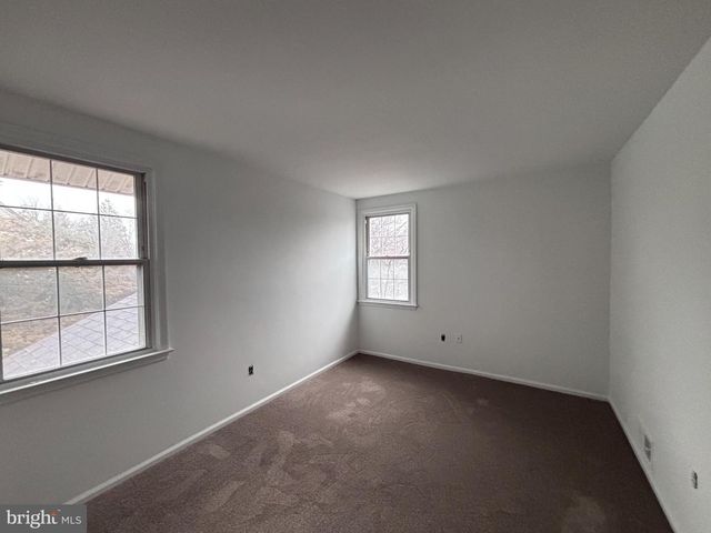 1 PINE CT, Blackwood, NJ 08012