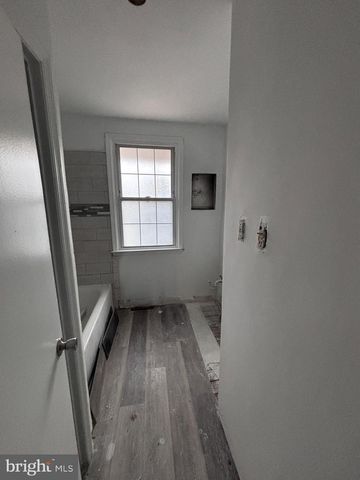 1 PINE CT, Blackwood, NJ 08012