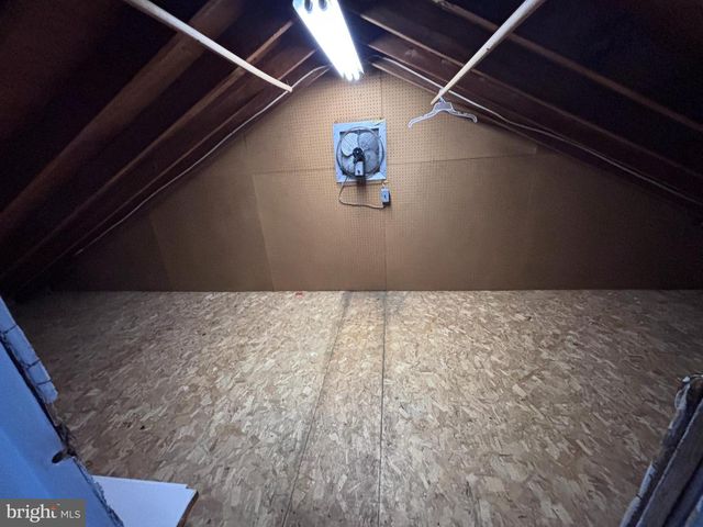 1 PINE CT, Blackwood, NJ 08012