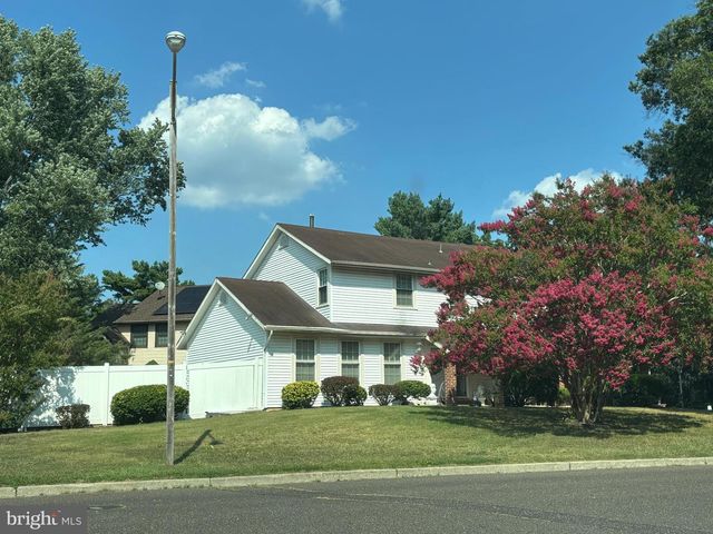 1 PINE CT, Blackwood, NJ 08012