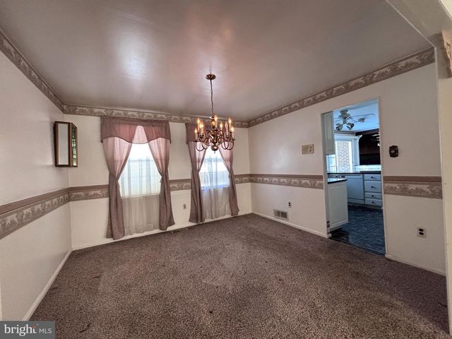 1 PINE CT, Blackwood, NJ 08012