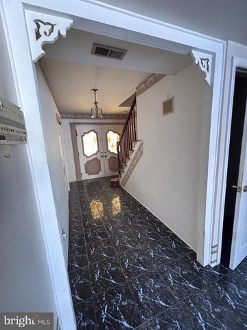 1 PINE CT, Blackwood, NJ 08012