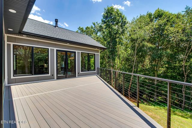 10001 Scenic View Dr, Loudon, TN 37774