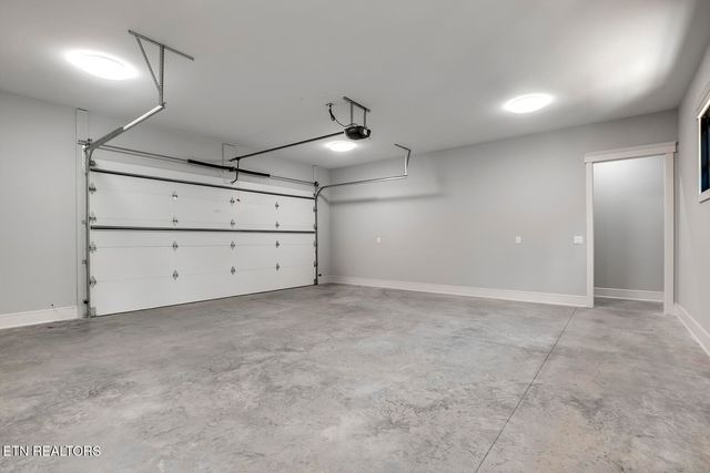 10001 Scenic View Dr, Loudon, TN 37774