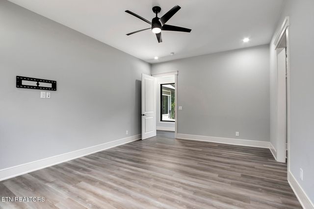 10001 Scenic View Dr, Loudon, TN 37774
