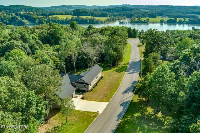10001 Scenic View Dr, Loudon, TN 37774