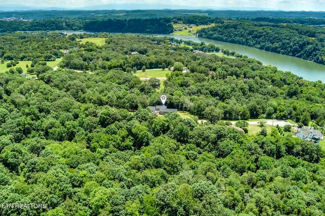 10001 Scenic View Dr, Loudon, TN 37774