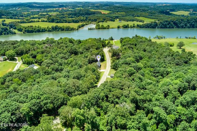 10001 Scenic View Dr, Loudon, TN 37774