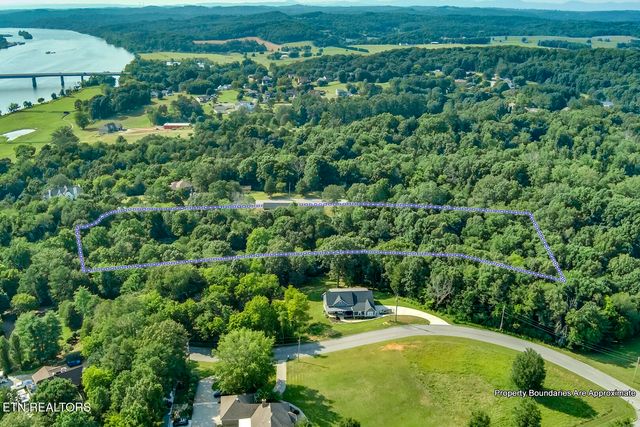 10001 Scenic View Dr, Loudon, TN 37774