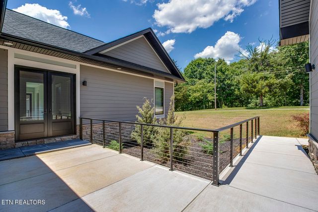 10001 Scenic View Dr, Loudon, TN 37774