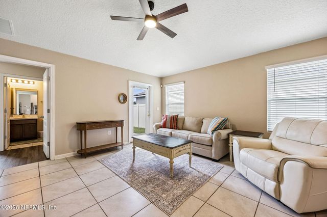 86226 MAINLINE Road, Yulee, FL 32097