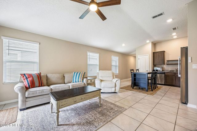 86226 MAINLINE Road, Yulee, FL 32097