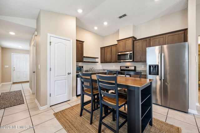 86226 MAINLINE Road, Yulee, FL 32097