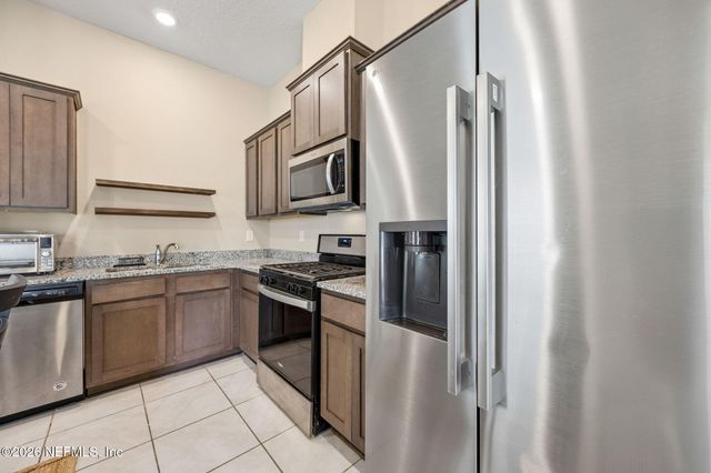 86226 MAINLINE Road, Yulee, FL 32097