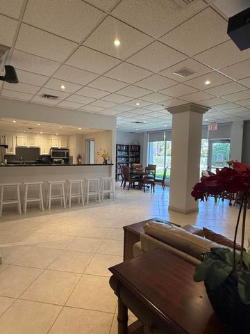 800 SE 20th Avenue 105, Deerfield Beach, FL 33441