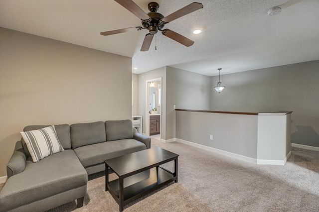 9985 5th Street Lane N, Lake Elmo, MN 55042