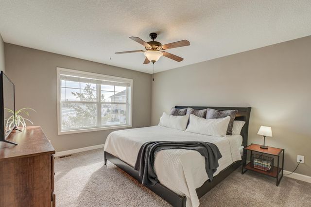 9985 5th Street Lane N, Lake Elmo, MN 55042