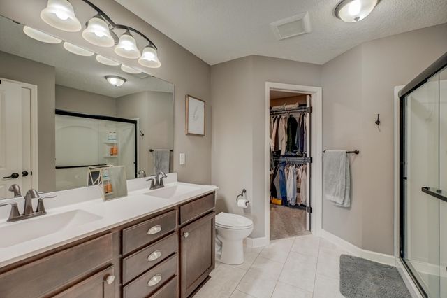 9985 5th Street Lane N, Lake Elmo, MN 55042