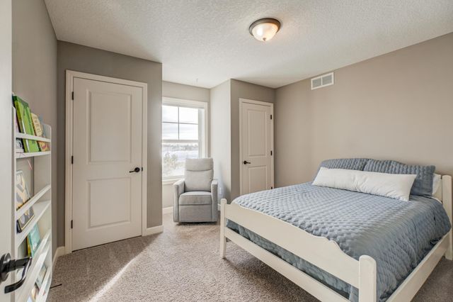 9985 5th Street Lane N, Lake Elmo, MN 55042