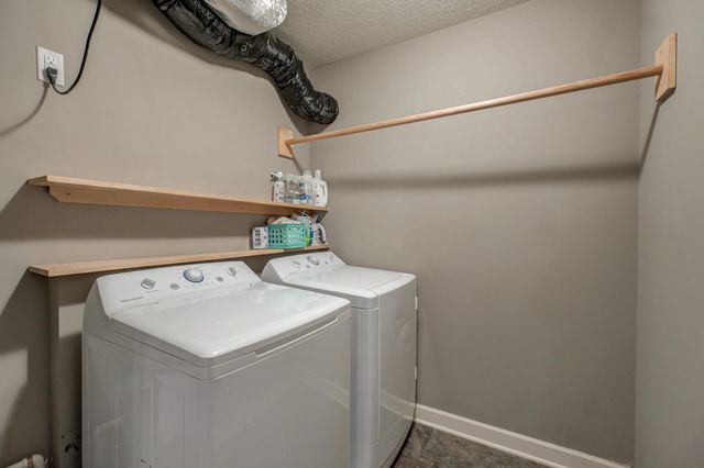 9985 5th Street Lane N, Lake Elmo, MN 55042