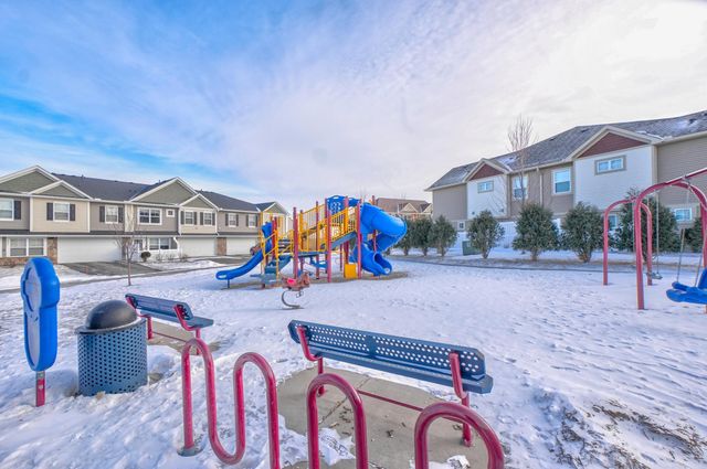 9985 5th Street Lane N, Lake Elmo, MN 55042