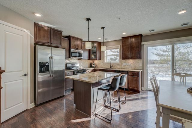 9985 5th Street Lane N, Lake Elmo, MN 55042