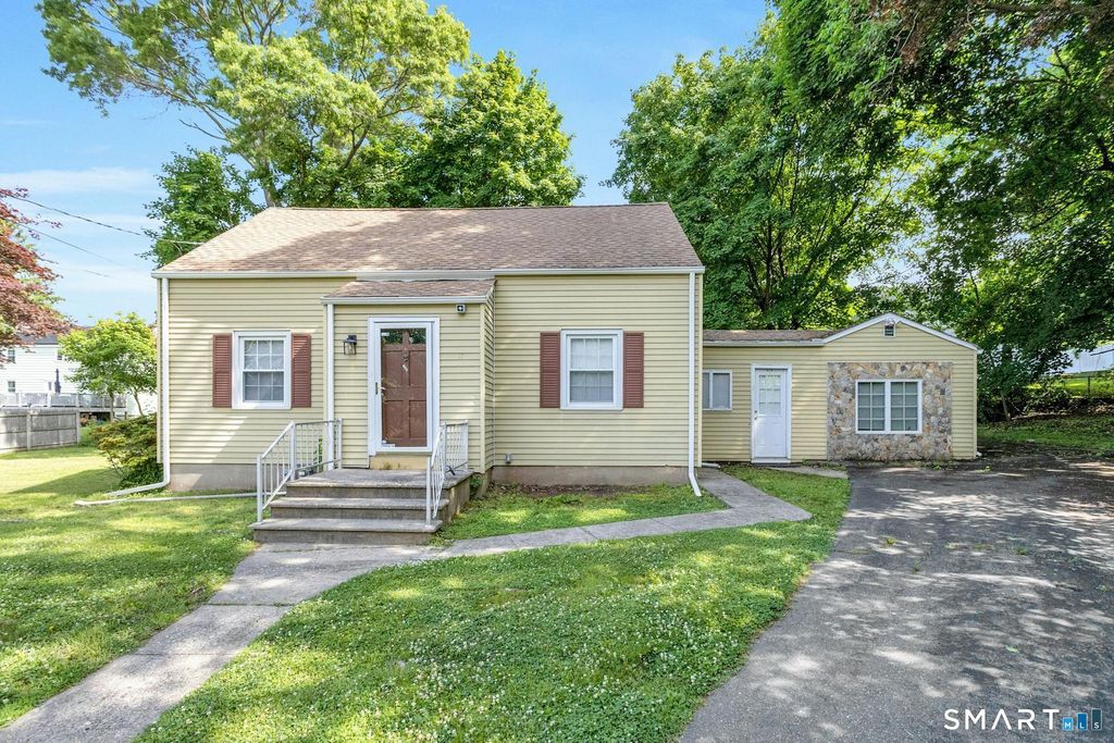 124 Minturn Place, Bridgeport, CT 06606