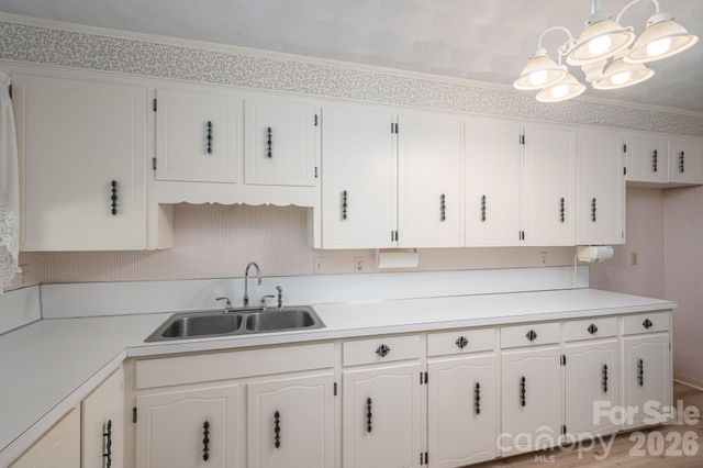2542 E NC 10 Highway, Conover, NC 28613