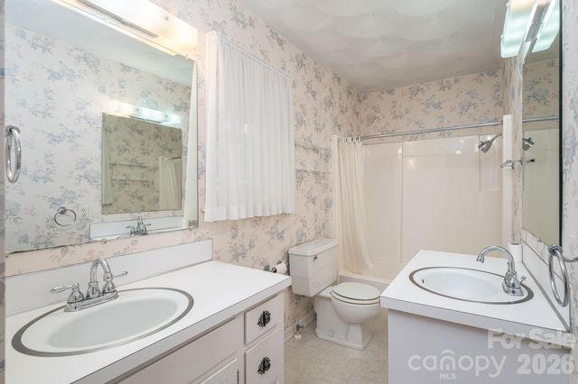 2542 E NC 10 Highway, Conover, NC 28613