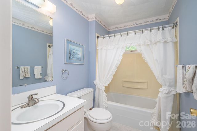 2542 E NC 10 Highway, Conover, NC 28613