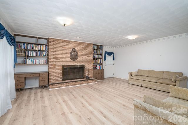 2542 E NC 10 Highway, Conover, NC 28613