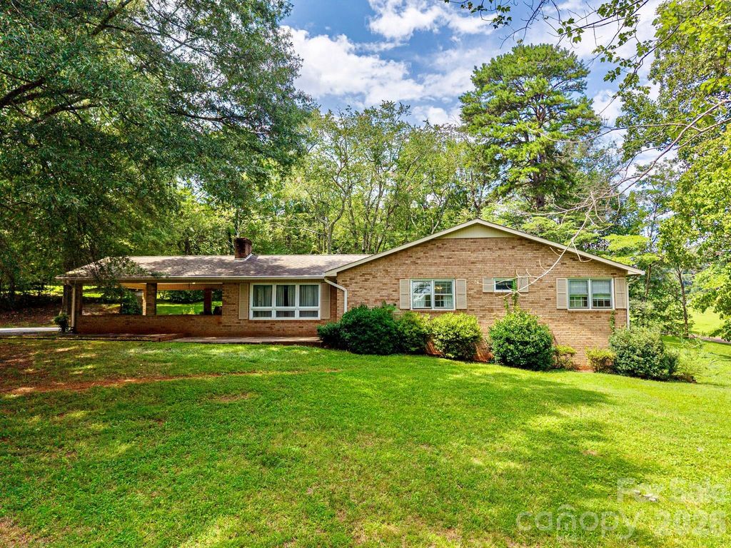 2542 E NC 10 Highway, Conover, NC 28613