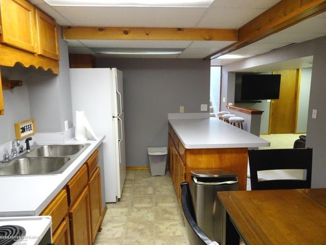 12123 Ontario Drive, Sterling Heights, MI 48313