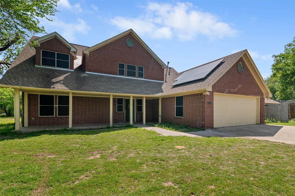 421 W Windsor Drive, Denton, TX 76207