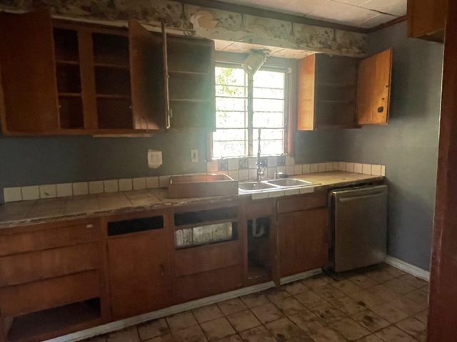 2800 MOUNTAIN TER, Memphis, TN 38127
