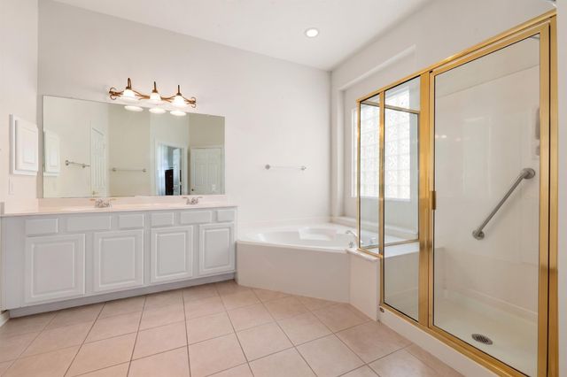 27 Misty Harbor E, Montgomery, TX 77356