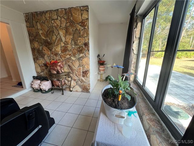 10 Jamaica Street, Homosassa, FL 34446