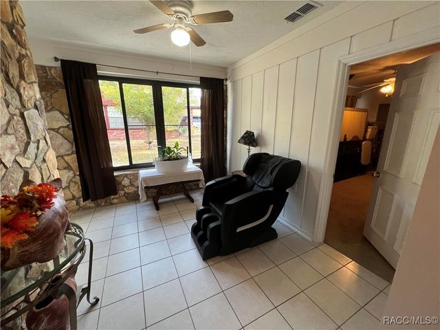 10 Jamaica Street, Homosassa, FL 34446