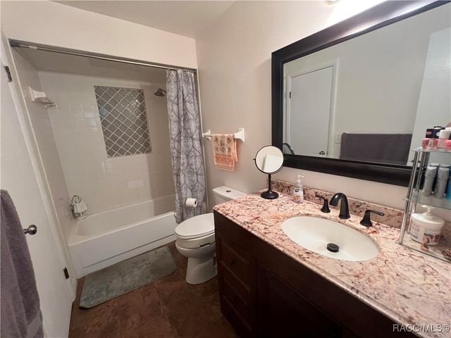 10 Jamaica Street, Homosassa, FL 34446