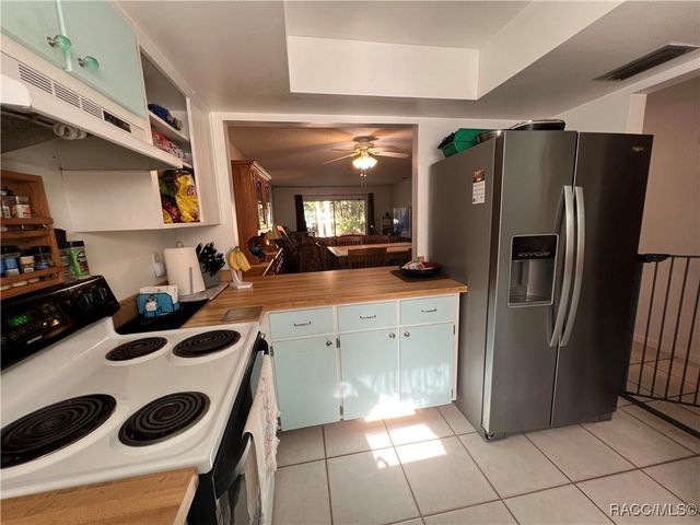 10 Jamaica Street, Homosassa, FL 34446