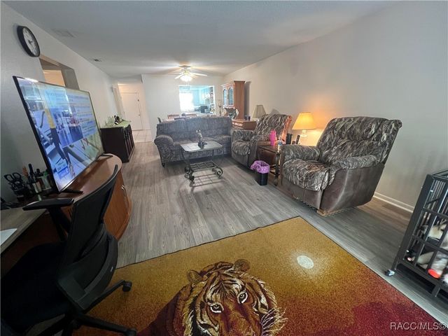 10 Jamaica Street, Homosassa, FL 34446