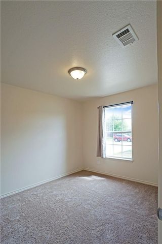 2903 Don Hill LN, Taylor, TX 76574