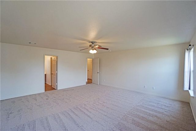 2903 Don Hill LN, Taylor, TX 76574