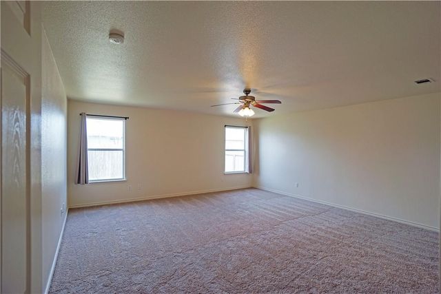 2903 Don Hill LN, Taylor, TX 76574
