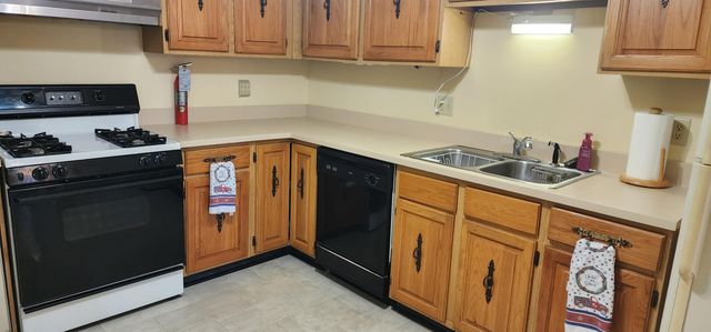 8825 Janeway Court L-1, Munster, IN 46321