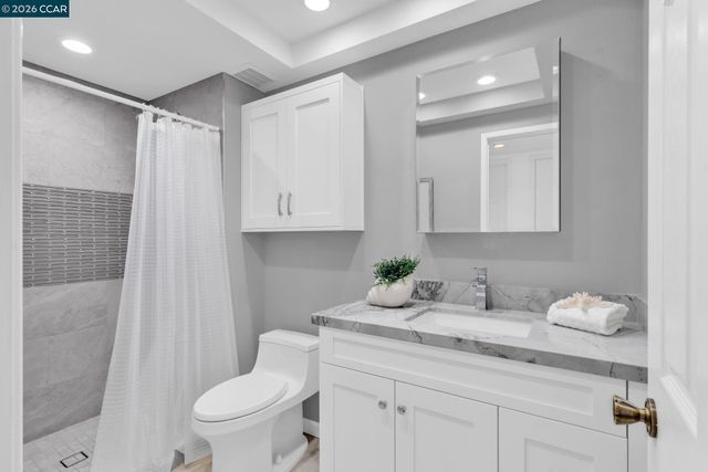 20 Pamplona Ct, San Ramon, CA 94583