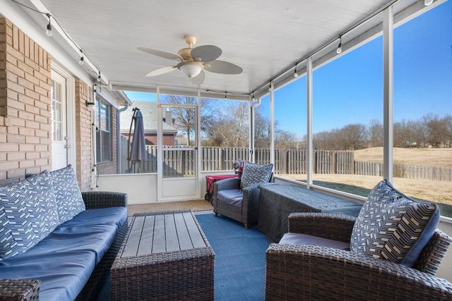 6404 DAYBREAK DR, Bartlett, TN 38135