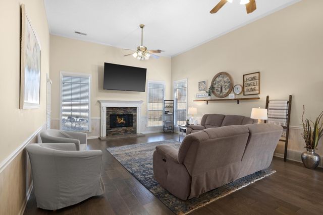 6404 DAYBREAK DR, Bartlett, TN 38135